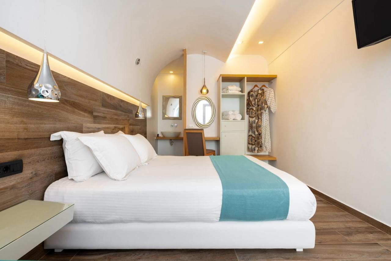Deluxe Hotel Santorini Фира Екстериор снимка