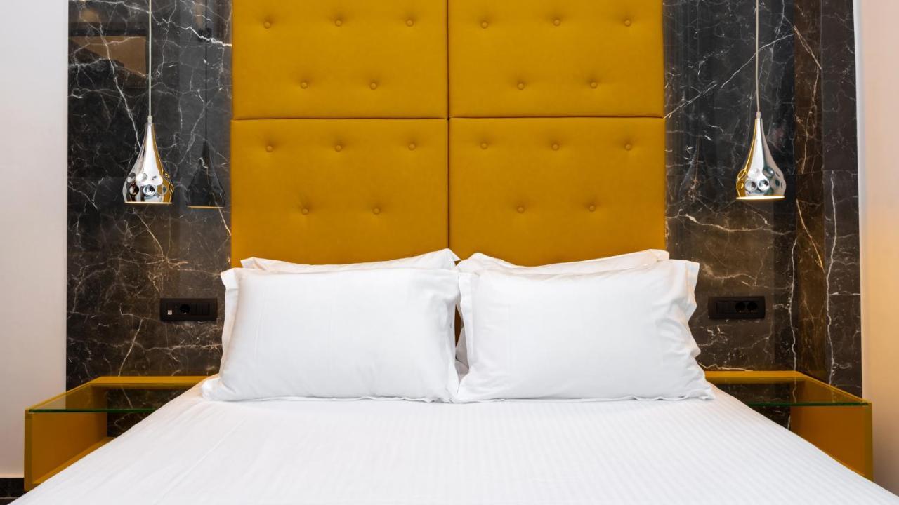 Deluxe Hotel Santorini Фира Екстериор снимка