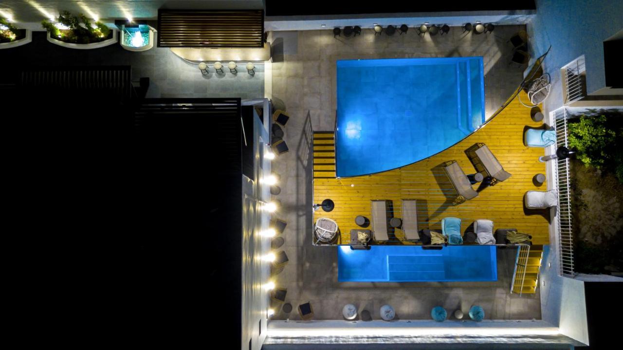Deluxe Hotel Santorini Фира Екстериор снимка