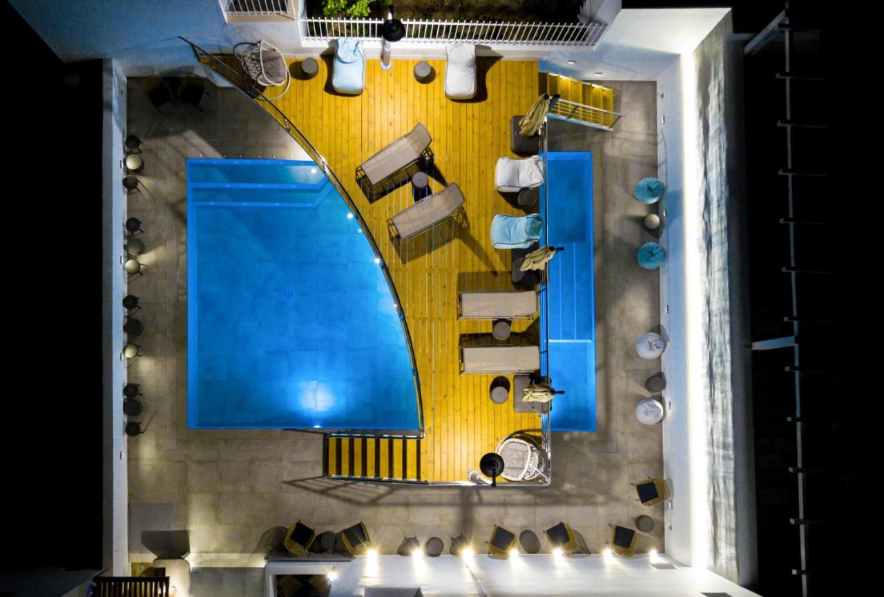 Deluxe Hotel Santorini Фира Екстериор снимка