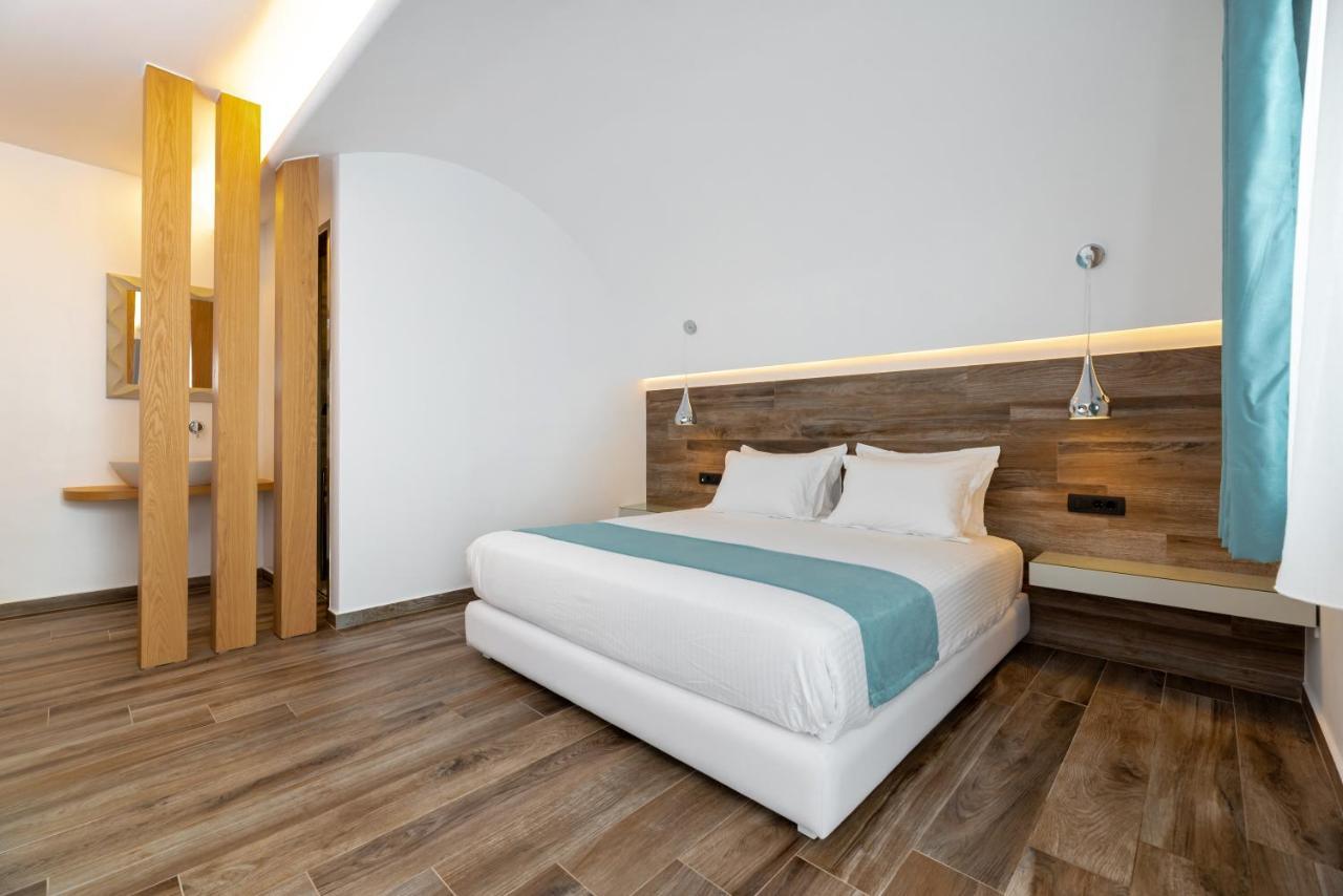 Deluxe Hotel Santorini Фира Екстериор снимка